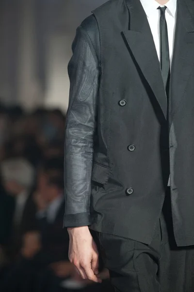 Look 12